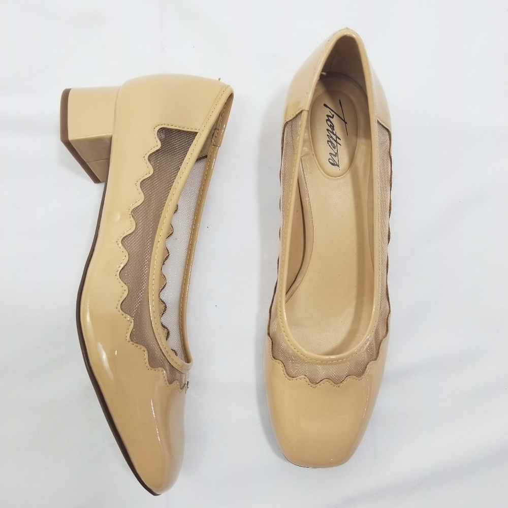 Trotters Lark Patent Leather Mesh Scalloped Heels